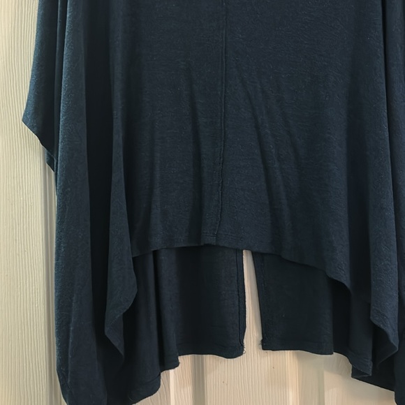 Oversized blue crop - Picture 2 of 3